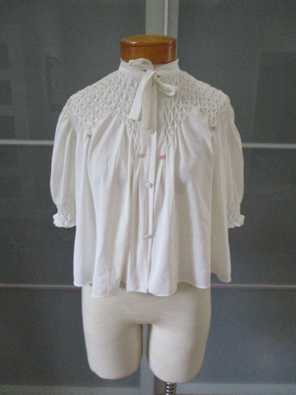 Vintage Bonwit Teller Short Sleeve Bed Jacket Fits Size M
